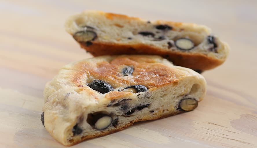 黒豆塩バターパン
