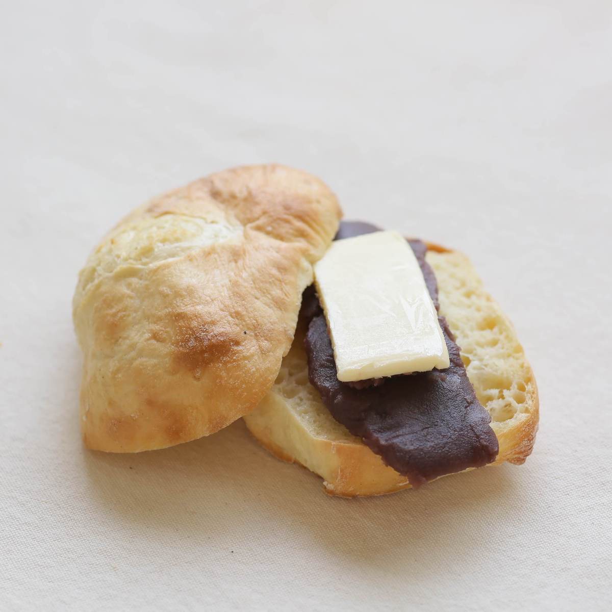 食べ方例:たっぷりのあんことバター ※商品に食材は含まれておりません